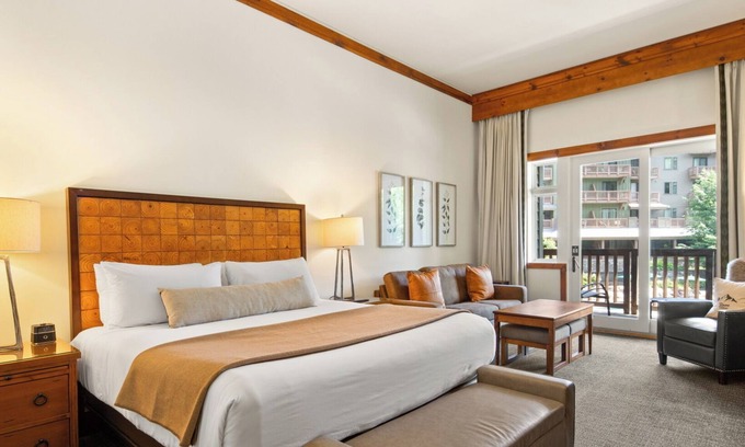 Stowe Area Condo | Studio Spruce Peak Ski In Ski Out "La Voûte" #147