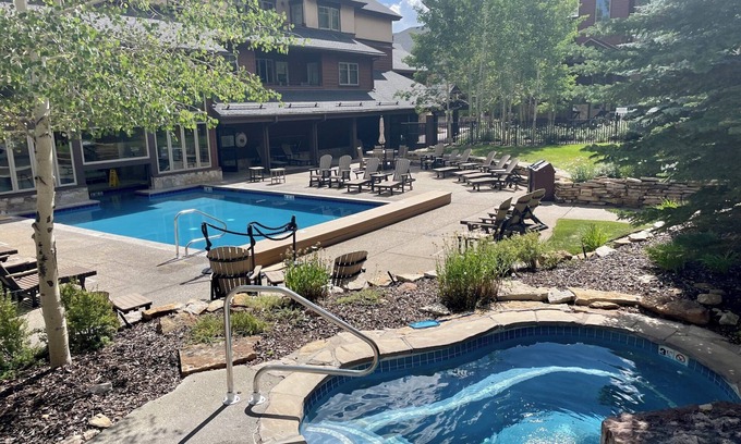 Four O'Clock Apartment | Studio Suite -Breckenridge Grand Timber Lodge - SKI IN/SKI OUT