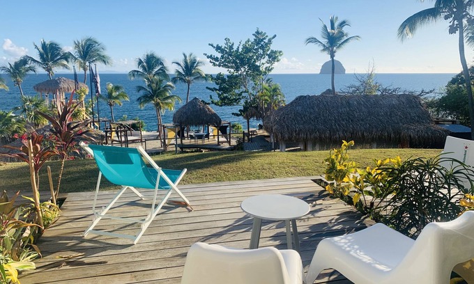 Tartane Apartment | Studio "TI JOYAU sea view, swimming pool. 4-star tourism classification