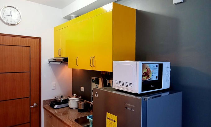 Poblacion District Apartment | Studio Unit at Jacinto Extension