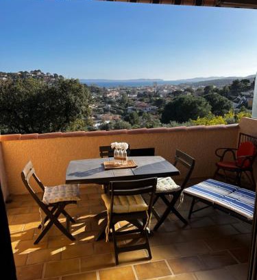 Bormes-Les-Mimosas Apartment | studio vue mer