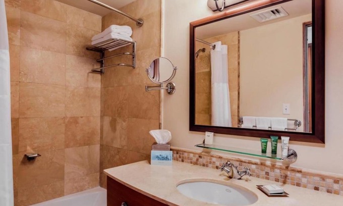 Puerta de Tierra Apartment | Studio w Lagoon & Citty View - 4 guests (D24)