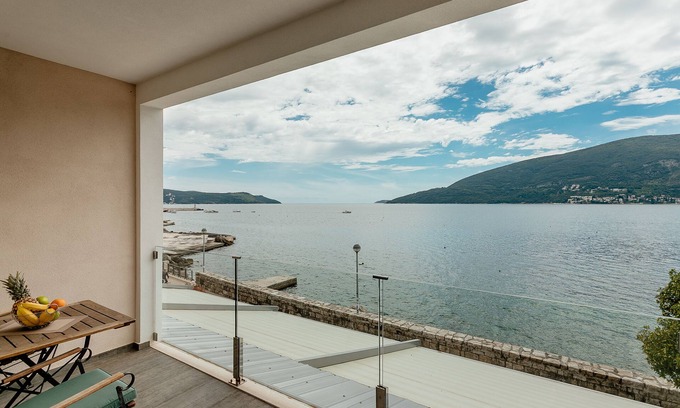 Herceg Novi Apartment | Studio with Beautiful Sea View