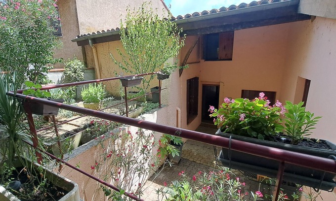 Colomiers Apartment | Studio with garden in the center of Colomiers in absolute calm.
