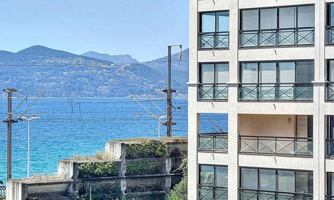 Cannes La Bocca Apartment | Studio with parking in secure residence 50m from the sea and beaches