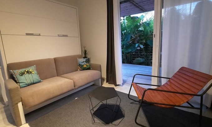 Anse des Flamands Apartment | Studio with separate entrance 3 minutes from the beach