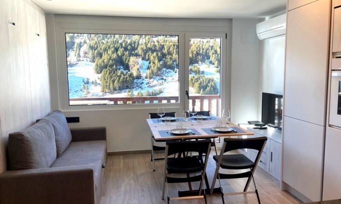 Bordes d'Envalira Apartment | Studio with views, surrounded by nature
