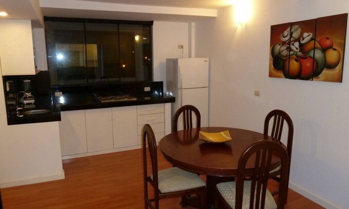 San Isidro Apartment | Study in San Isidro, El Olivar Park - cleaning and internet included