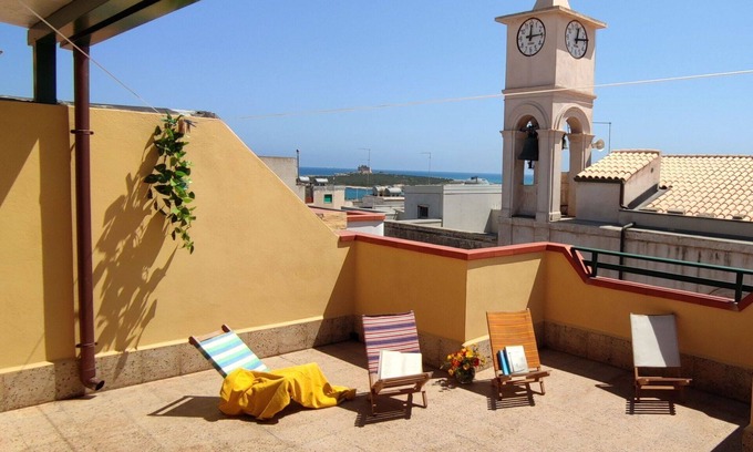 Portopalo di Capo Passero House | Stunning private villa for 8 guests with WIFI, A/C, TV and terrace