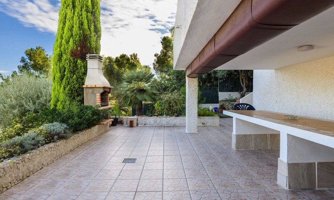 Oropesa del Mar Villa | Stunning private villa for 7 guests with A/C, WIFI, private pool, TV, patio and parking