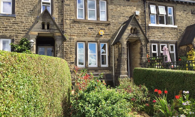Halifax Cottage | Stunning 17c cottage, a true home away from home, in a delightful heritage area