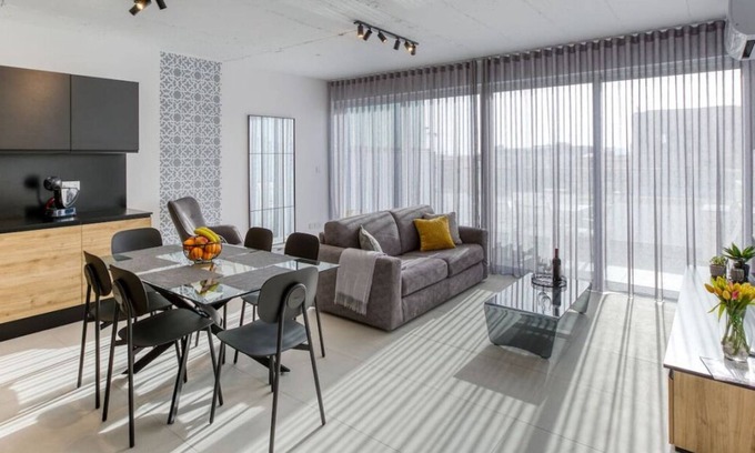 Qawra Apartment | Stunning 2BR Penthouse with large Terrace in Qawra