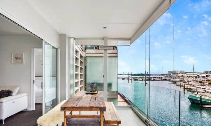 Auckland Central Business District Apartment | Stunning 2BR + Viaduct Views+Parking Zodiak Stays