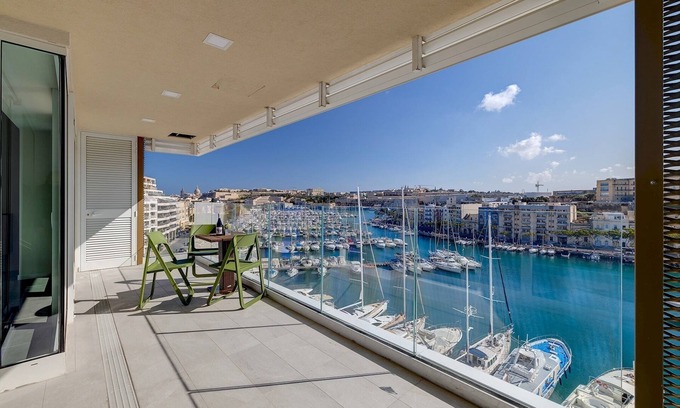 Ta' Xbiex Apartment | Stunning 3BR Apartment With Marina Views