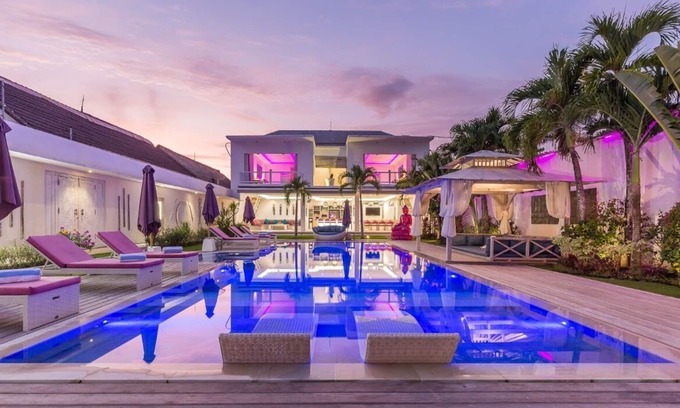 Sunset Road Villa | STUNNING 8 BEDROOM FULL STAFFED MODERN PROPERTY, 2 HUGE PRIVATE POOLS, CATERING