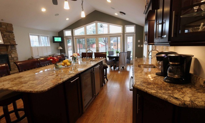 Annapolis House | Stunning Annapolis Home! Across from the library, walk to Naval Graduation