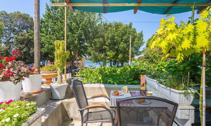 Punat Apartment | Stunning apartment in Punat with WiFi