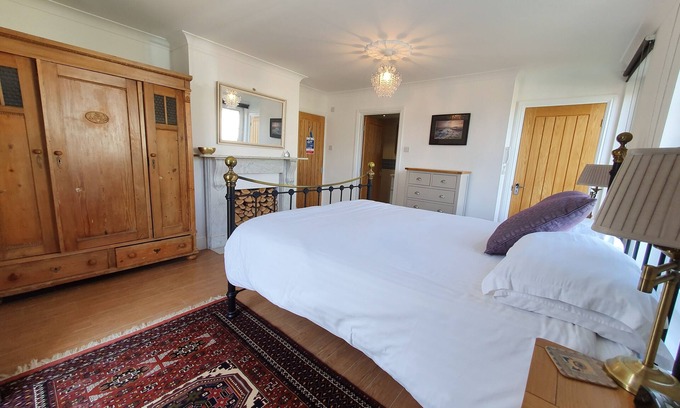 St. Agnes Apartment | Stunning apartment, perfectly located in the centre of St. Agnes village