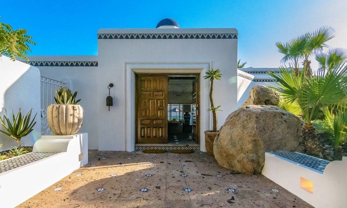 Pedregal Villa | Stunning Cabo San Lucas Villa, Steps From the Beach