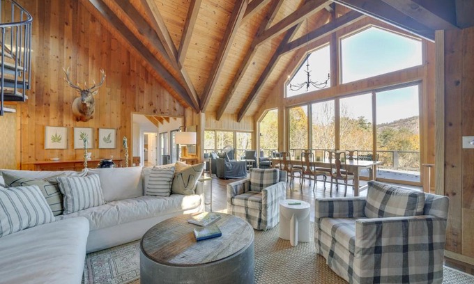 Cashiers House | Stunning Cashiers Vacation Home with Mountain Views!