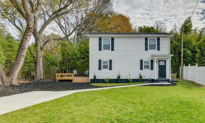 Optimist Park House | Stunning Charlotte Retreat about 2 Mi to City Center!