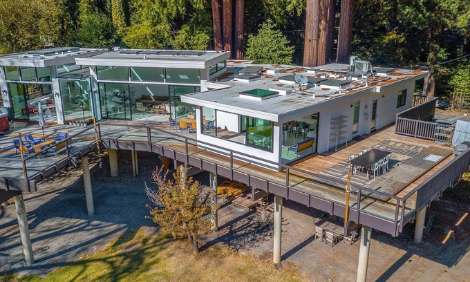 Northwood House | Stunning Contemporary Home, a River Penthouse on Russian River, like No Other!