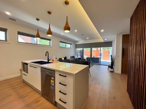 Dickson House | Stunning Dickson Luxe 3BR 2Bath Double Garage WiFi Brand New Home