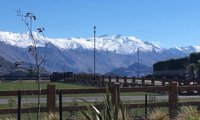 Wanaka House | Stunning guest house 5 minutes from Lake Wanaka