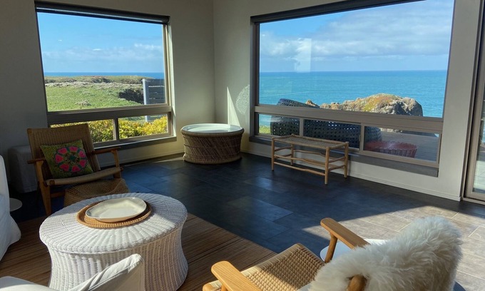 Gualala House | Stunning haven on the California coast overlooking the Pacific Ocean