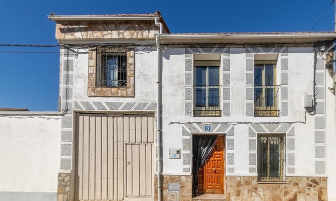 Villarrin de Campos House | Stunning home in Villarrín de Campos
