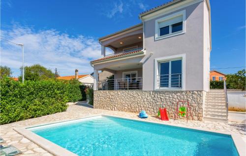 Milohnici House | Stunning Home In Linardici With Wifi