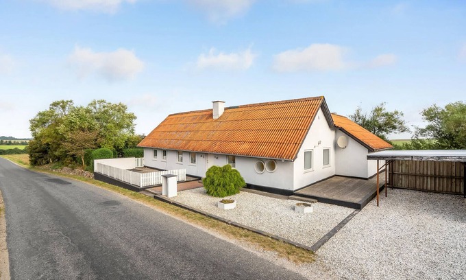 Spøttrup House | Stunning home in Spøttrup with WiFi