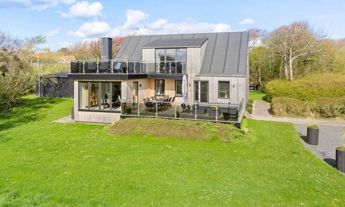 Spøttrup House | Stunning home in Spøttrup with WiFi