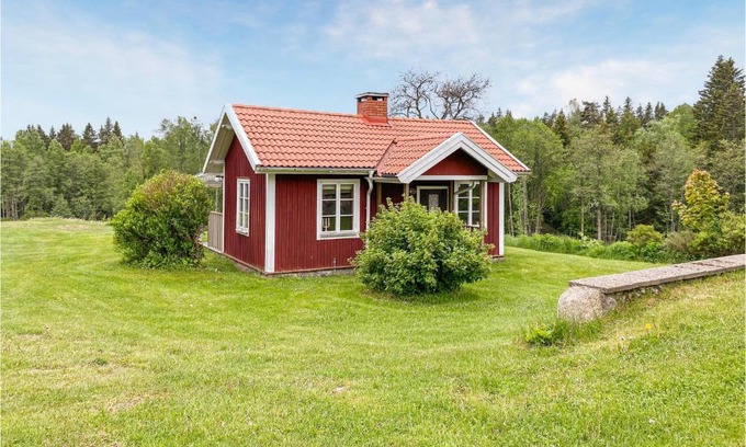 Mansarp House | Stunning Home In Tranhult With Kitchen