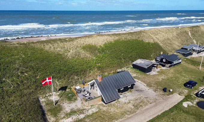 Fjand Badeby House | Stunning home in Ulfborg with kitchen