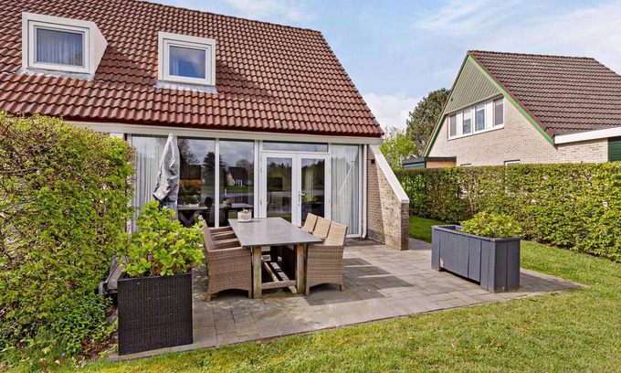 Vlagtwedde House | Stunning home in Vlagtwedde with WiFi