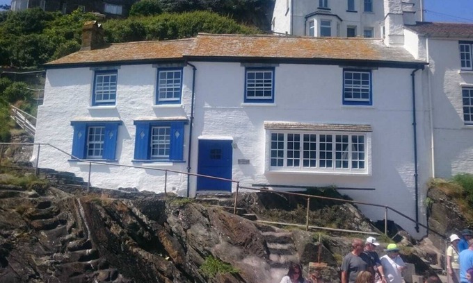 Polperro Cottage | Stunning house right by the sea, spectacular far reaching sea views in Polperro