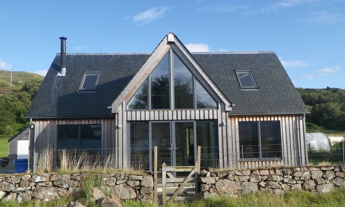 Glenelg House | Stunning Individually Designed Property On Shore In The Village Of Glenelg