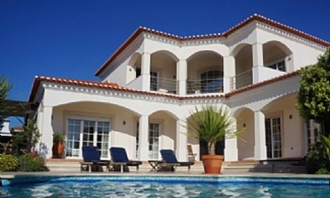 Praia del Rei Villa | Stunning Luxurious Spacious 4 bedroom Villa With pool and Jacuzzi.