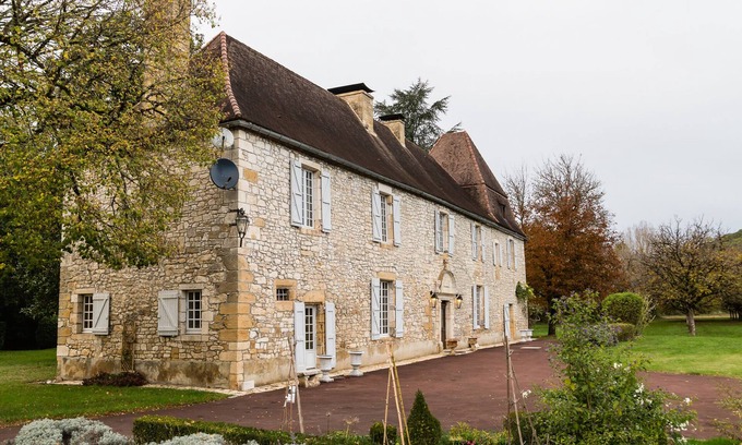 Saint-Julien-de-Lampon House | Stunning manor with private heated pool and tennis court on the Dordogne river
