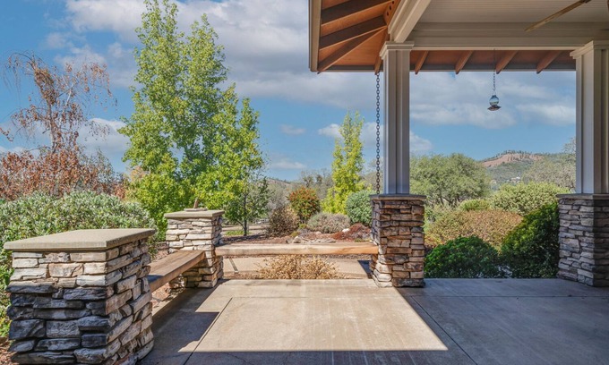 Murphys House | Stunning Murphys Villa, Views, AC and Pet Friendly, Sleeps 10