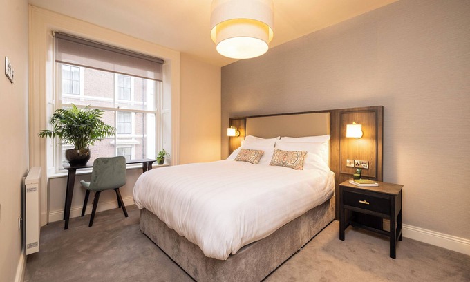 City Centre Dublin Apartment | Stunning Newly Refurbed 2-Bed City Apartment Amazing Location