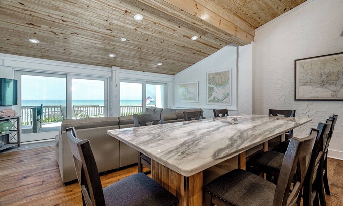 Pine Knoll Shores House | Stunning Ocean Front Condo (Oceans 6)