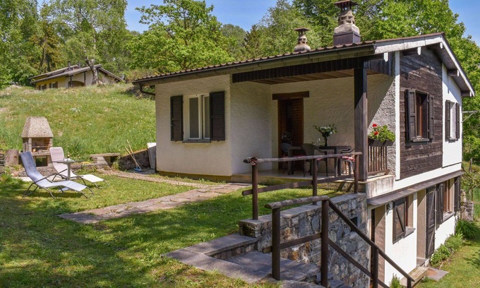 Monteceneri House | Stunning private villa for 5 people with WIFI, TV, patio, pets allowed, panoramic view and parking