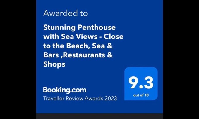 Leigh-on-Sea Apartment | Stunning Penthouse with Sea Views - Close to the Beach, Sea & Bars ,Restaurants & Shops