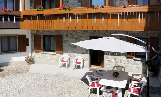 San Leonardo House | Stunning private villa for 8 guests with WIFI, TV and patio