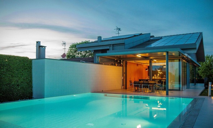 Arzergrande Villa | Stunning private villa with A/C, hot tub, private pool, WIFI, sauna, TV, patio and pets allowed