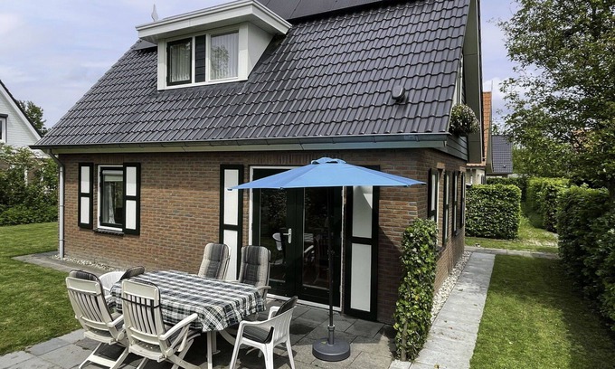 Zonnemaire Villa | Stunning private villa for 6 people with WIFI and TV