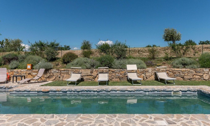 Manciano Villa | Stunning private villa with WIFI, private pool, TV, patio, pets allowed, panoramic view and park.