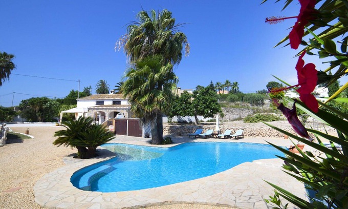 Fustera House | Stunning private villa for 8 people with WIFI, hot tub, private pool, A/C, TV and patio